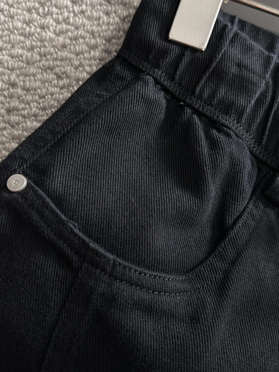 Next day shipment P160 Premium Burberry 2026 Spring/Summer New Arrival elastic band casual shorts, counter-customized fabrics Breathable, high comfort, impeccable details, brand element design concept, reflecting high quality. It feels delicate and soft! It presents a casual cut and the upper body shape is great! Sizes:S-3XL